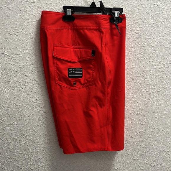 NWT- Quicksilver 20”Hawaii Men’s surf shorts. Size 29 - Picture 4 of 4